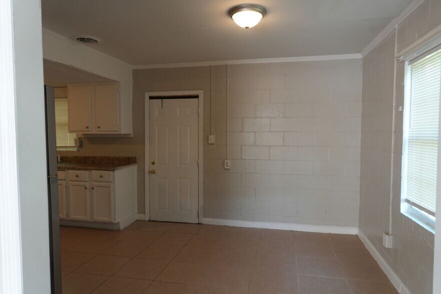 Building Photo - 1224 Appling Ct