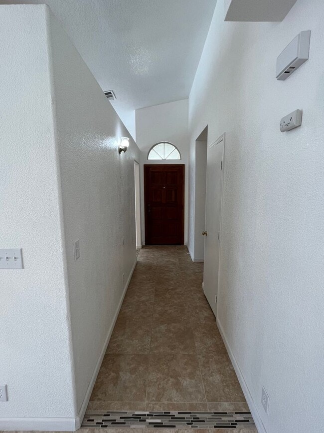 Building Photo - NE Visalia home coming soon