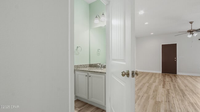 Building Photo - 7675 Shadow Lake Dr