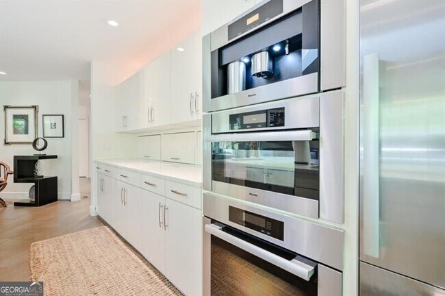 Building Photo - 625 Idlewood Dr NW