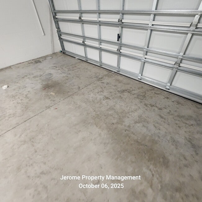 Building Photo - 35099 Ackley Trce