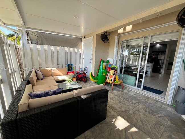 Building Photo - 6224 SW 139th Ave