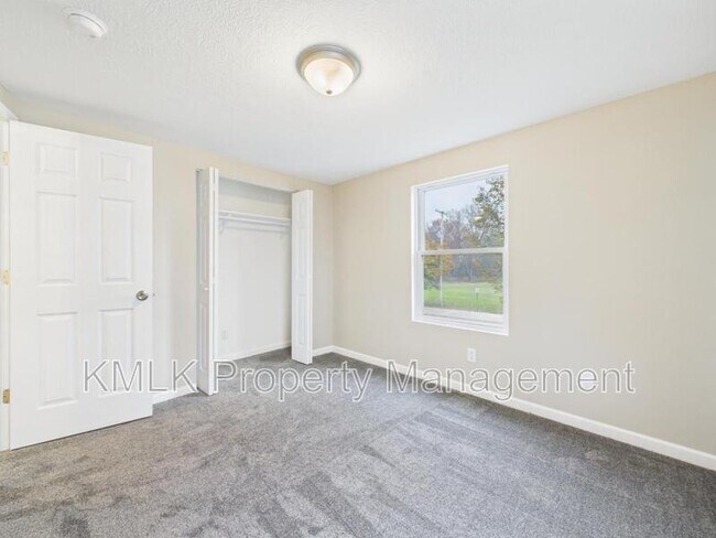 Building Photo - 9042 Maple Grove Rd