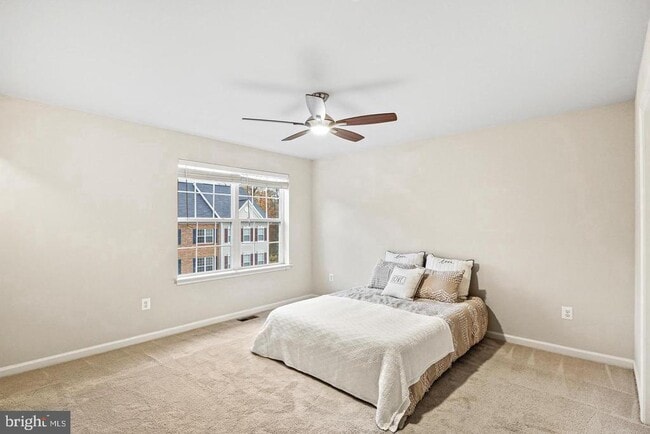 Building Photo - 1316 Hawthorn Dr