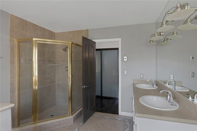 Building Photo - 9 Quail Run Rd