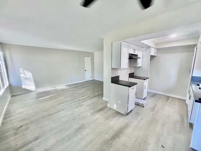 Interior Photo - Foothill Apartments