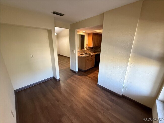 Building Photo - 3632 N Honeylocust Dr