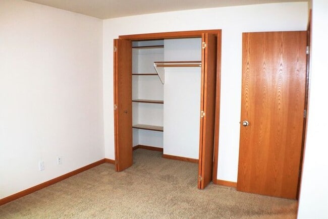 Building Photo - $1,325 | 2 Bedroom, 2 Bathroom Condo | Pet Friendly* | Available for August 1st, 2026 Move In!