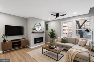 Building Photo - 1527 N Colonial Terrace