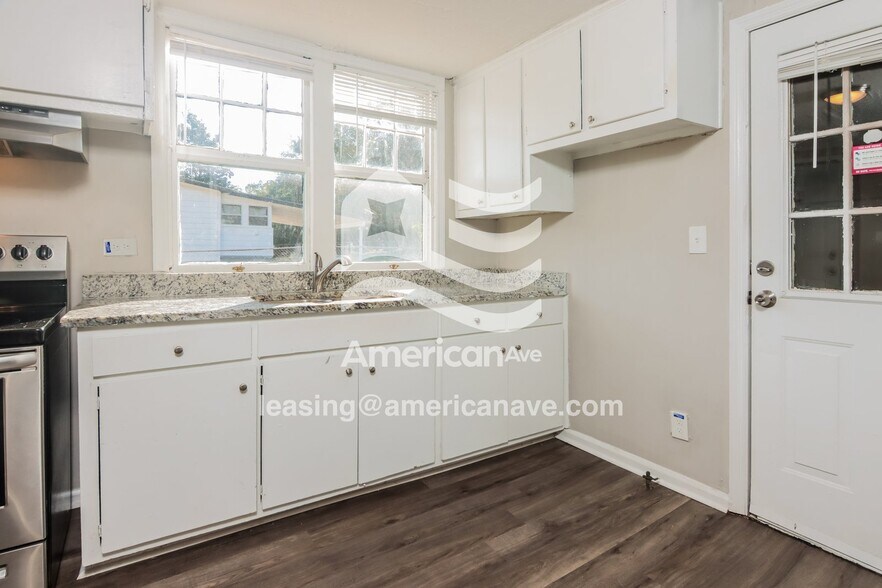 Building Photo - 6910 Forrest Rd