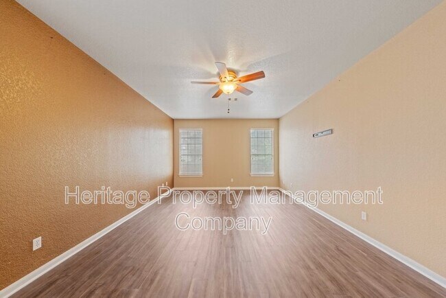 Building Photo - 141 Springtree Gate