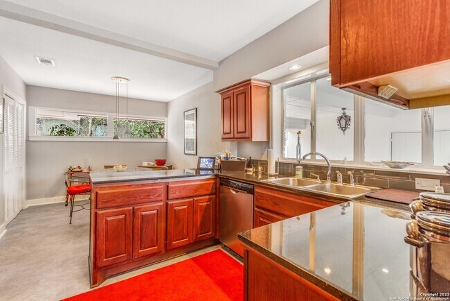 Building Photo - 724 Eventide Dr