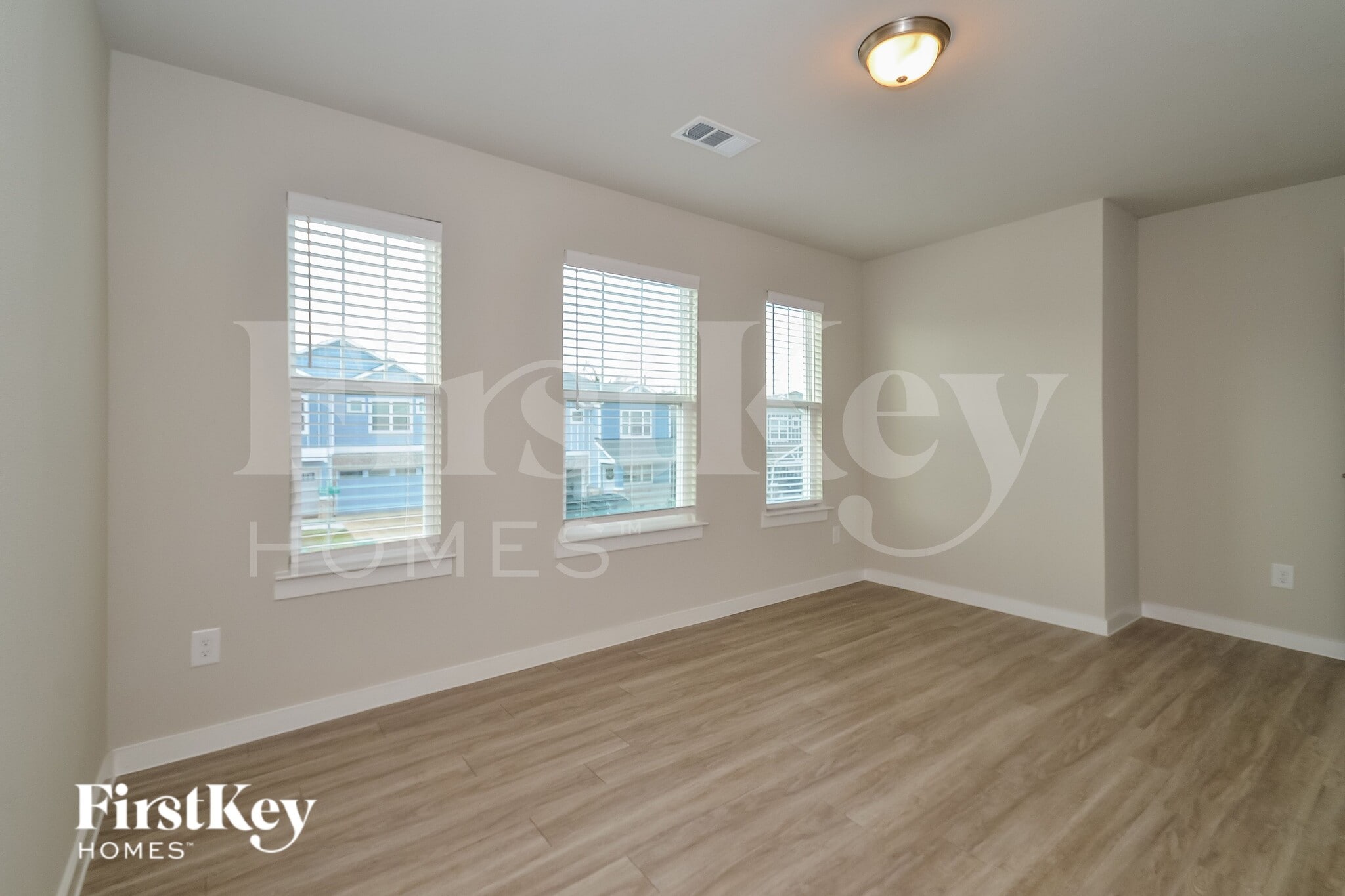 Building Photo - 600 Ava Trl