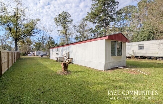 Building Photo - 3451 Pine Ave