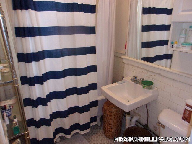 Building Photo - 49 Worthington St