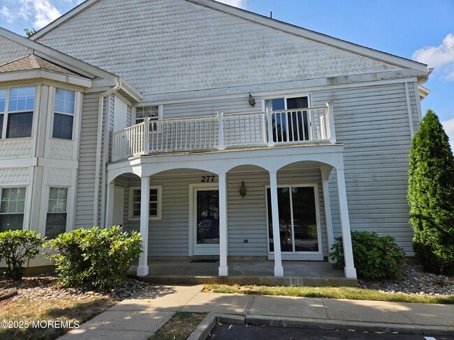 Building Photo - 277 Tulip Ln