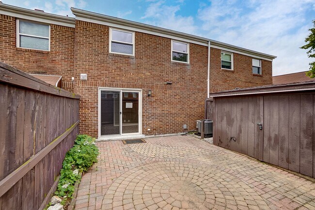 Building Photo - 1212 Georgetown Ct