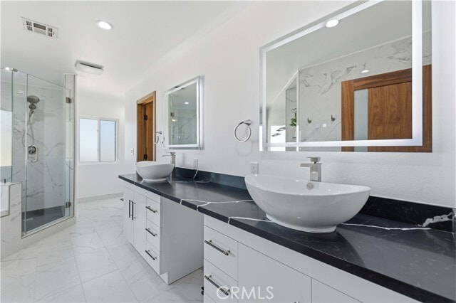 Building Photo - 41201 Laidlaw Ln