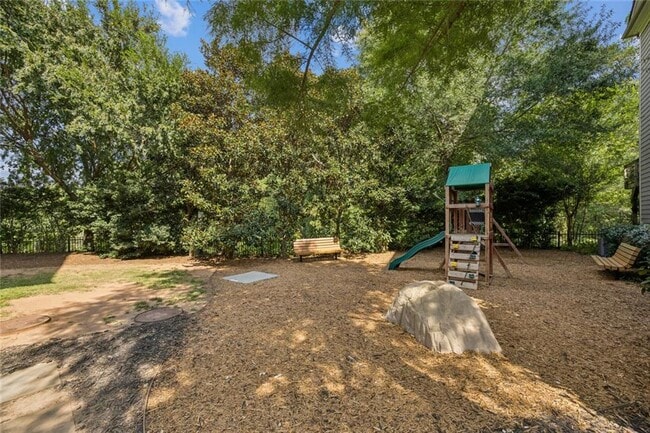 Building Photo - 1285 Linden Ct