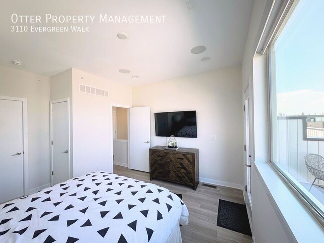 Building Photo - 3110 Evergreen Walk