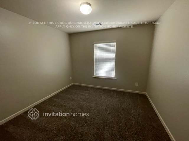 Building Photo - 3640 Brookhollow Dr