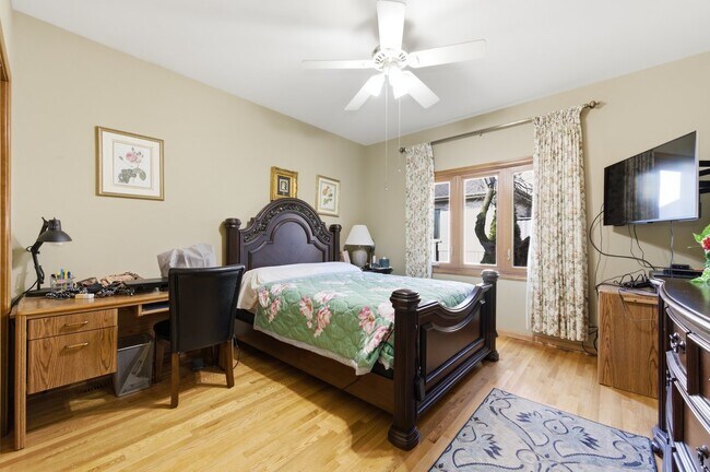 Building Photo - 912 Stonebridge Way