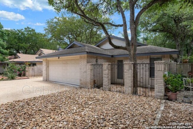 Building Photo - 118 Golden Way