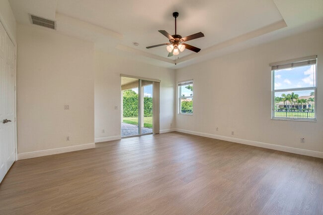 Building Photo - 172 Manor Cir