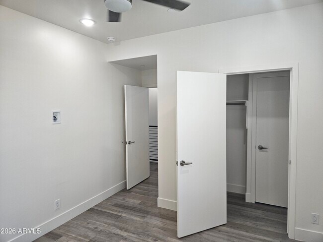 Building Photo - 309 S Roosevelt St