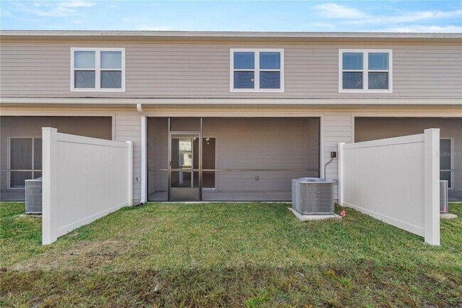 Building Photo - 3600 SE 37th Ct