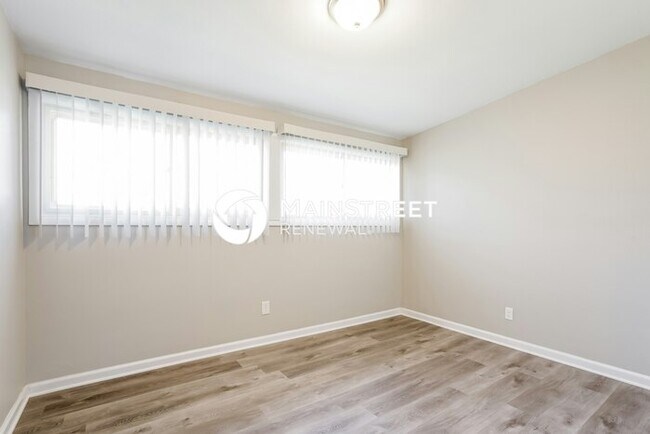 Building Photo - 6910 Woodhurst Dr