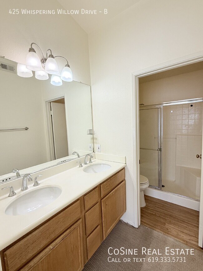 Building Photo - 425 Whispering Willow Dr