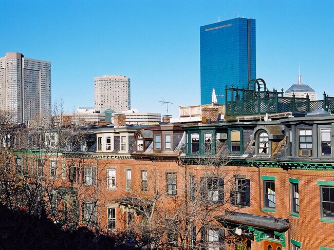 Building Photo - 116 W Newton St