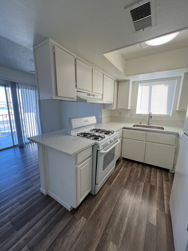 Building Photo - 6942 Appleton Dr
