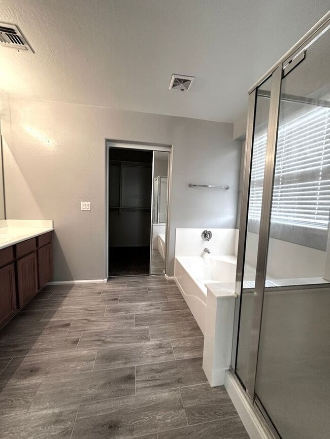 Building Photo - 4BEDROOM/2.5 BATH Lovely San Tan Home!!