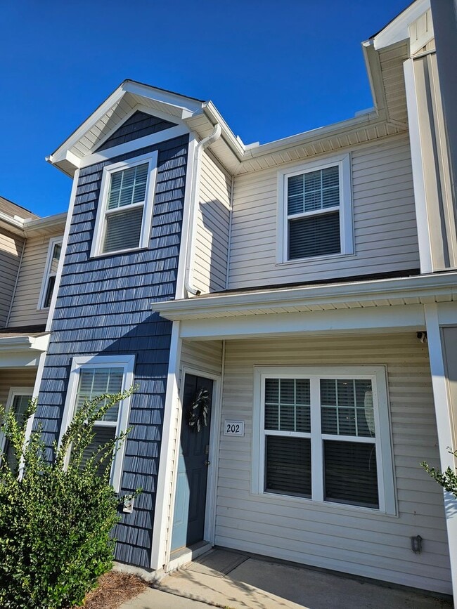 Building Photo - NEW LISTING!!!!!