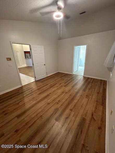 Building Photo - 973 Somerset Ln