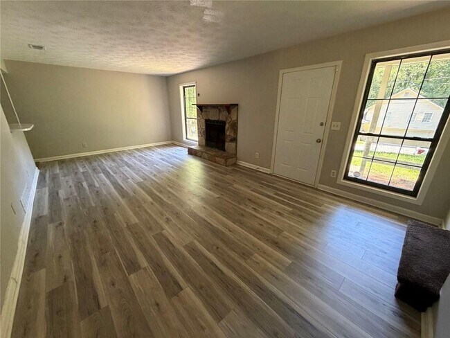 Building Photo - 1386 Williamsburg Ln