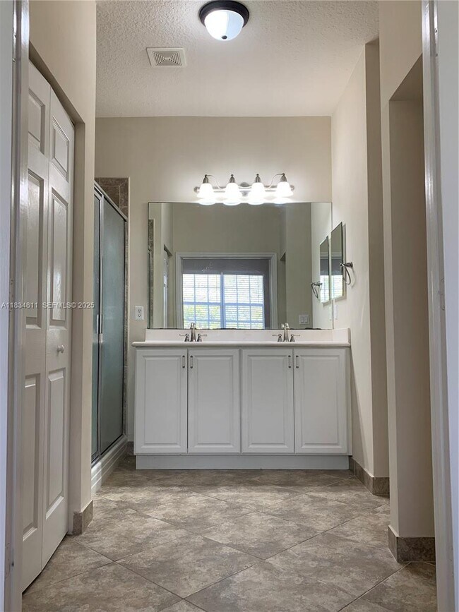 Building Photo - 9057 Preston Pl