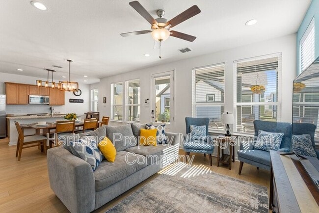 Building Photo - 2119 Hofstaat