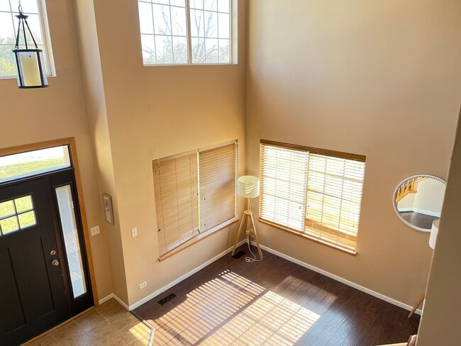 Building Photo - 2289 Grand Pointe Trail