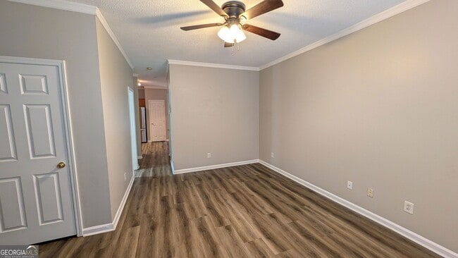 Building Photo - 370 Brentwood Dr