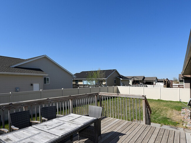 Building Photo - 4225 Yarrow Dr