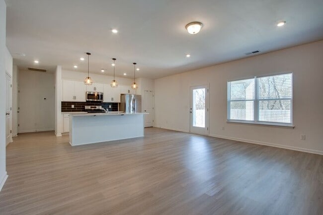 Building Photo - 1872 Holdens Hollow