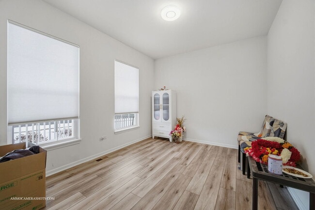 Building Photo - 26305 W Milestone Dr
