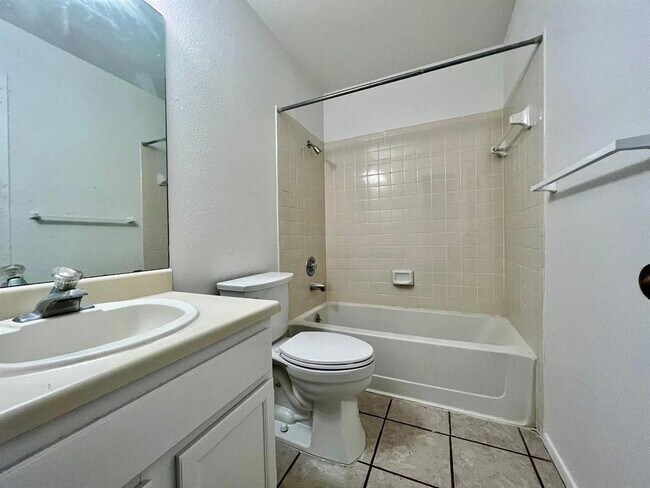 Building Photo - 12300 Patron Dr