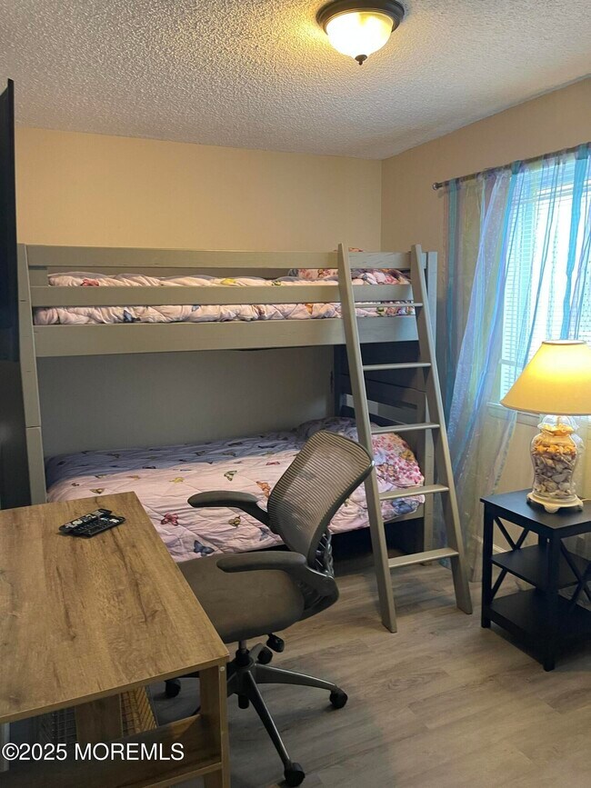 Building Photo - 202-06 Carteret Ave