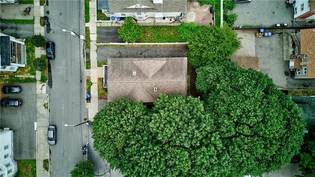Building Photo - 15 Radcliffe Ave