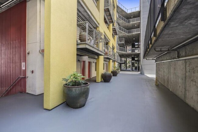 Building Photo - Modern Industrial Loft in Jack London Square