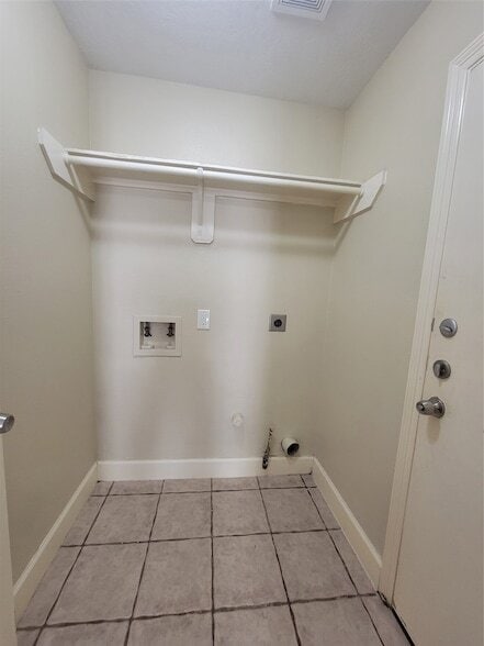 Building Photo - 6207 Pleasant Stream Dr